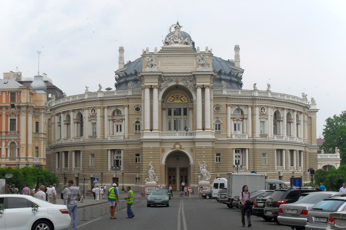 Одесский театр оперы и балета. Фото Никиты Кабардина