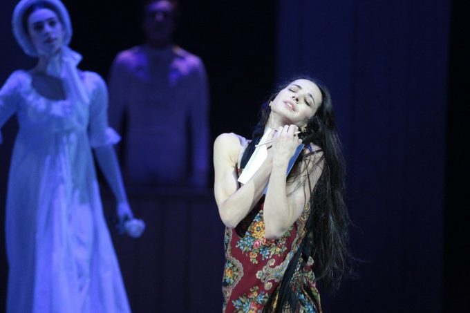 Диана Вишнева в сцене из балета «Татьяна». Фото: Олег Черноус