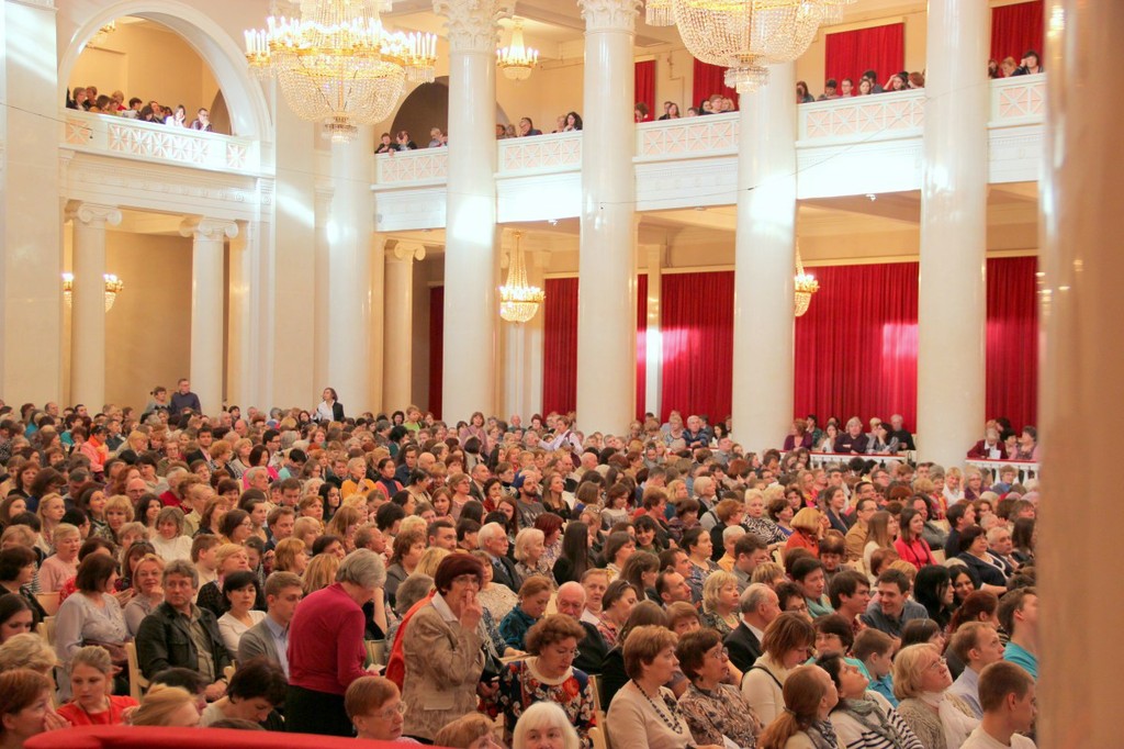 Концертный зал шостаковича. Санкт-Петербургская Академическая филармония им. д. д. Шостаковича. Филармония Шостаковича. Большой зал филармонии им. д. д. Шостаковича. Большой зал Шостаковича.